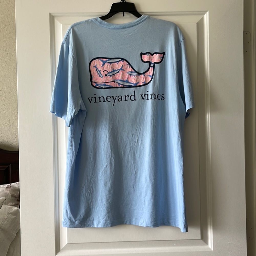 Vineyard vines tee